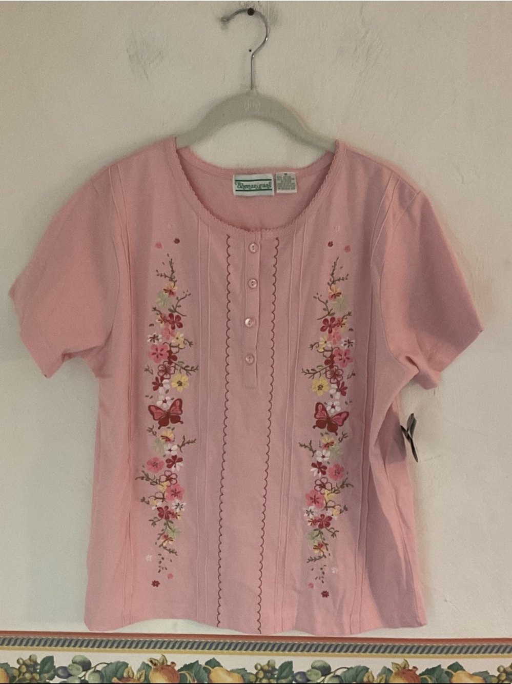 Vintage Shenanigans Embroidered Floral Butterfly Henley Top Size M Pink NWT